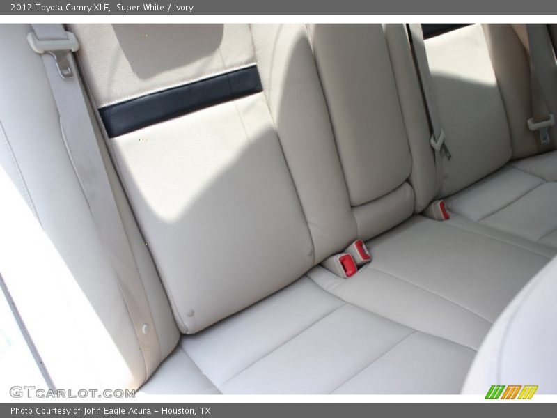 Super White / Ivory 2012 Toyota Camry XLE