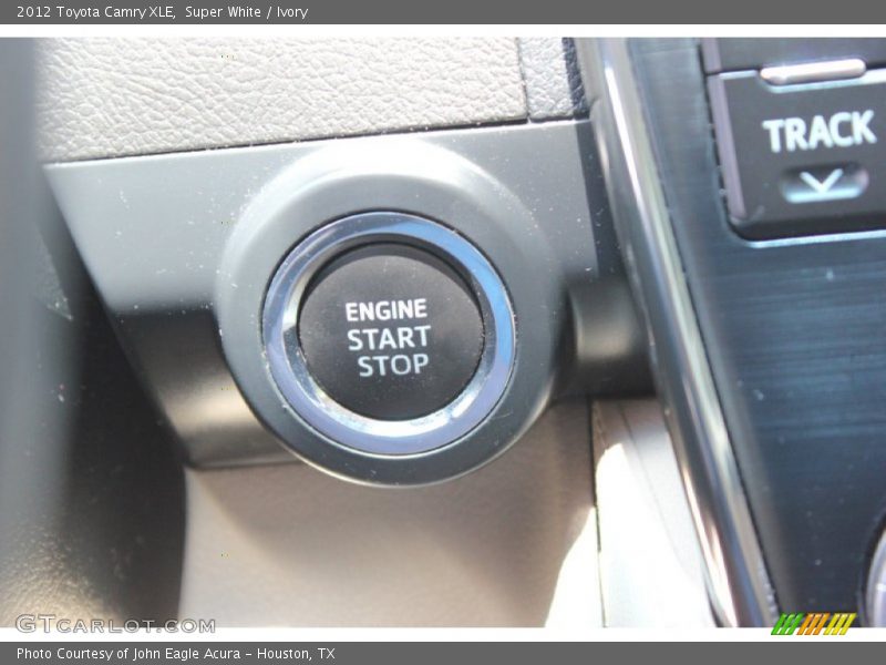 Super White / Ivory 2012 Toyota Camry XLE