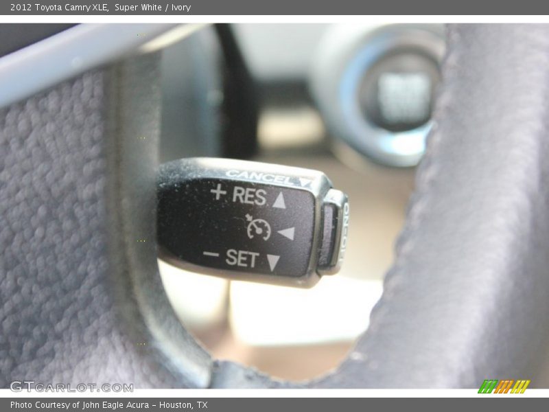 Super White / Ivory 2012 Toyota Camry XLE