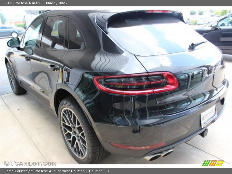 Black / Black 2016 Porsche Macan S