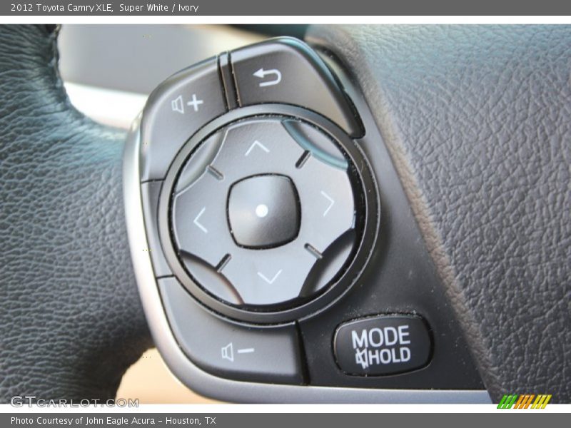 Super White / Ivory 2012 Toyota Camry XLE