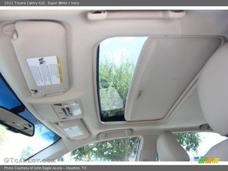 Super White / Ivory 2012 Toyota Camry XLE
