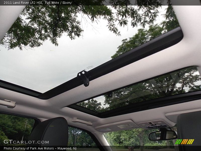 Fuji White / Ebony 2011 Land Rover LR2 HSE