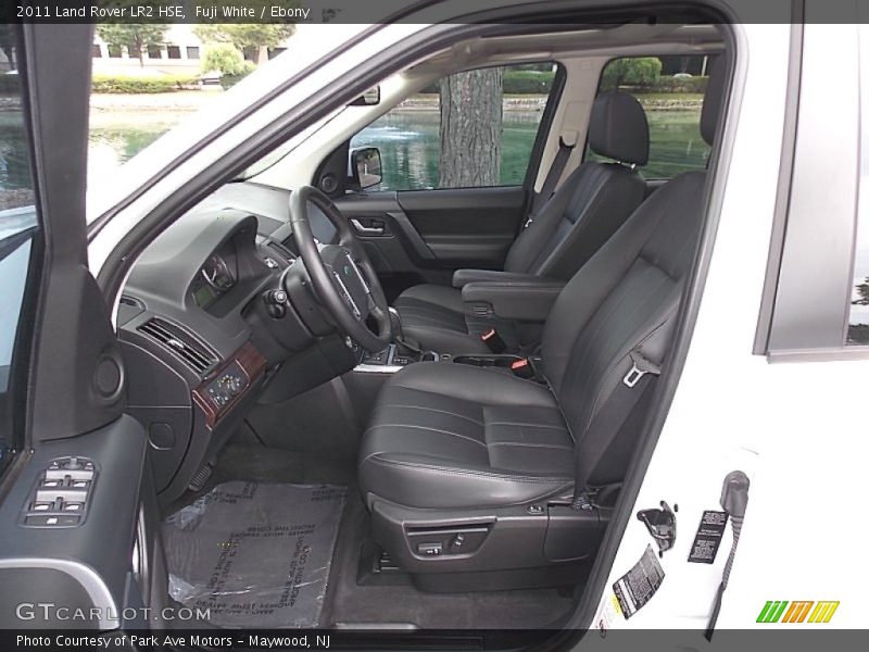 Fuji White / Ebony 2011 Land Rover LR2 HSE
