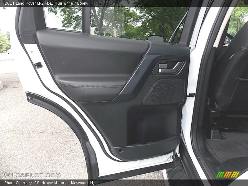 Fuji White / Ebony 2011 Land Rover LR2 HSE