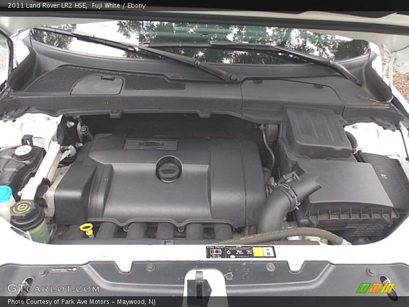 Fuji White / Ebony 2011 Land Rover LR2 HSE