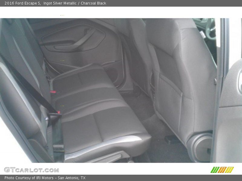 Ingot Silver Metallic / Charcoal Black 2016 Ford Escape S