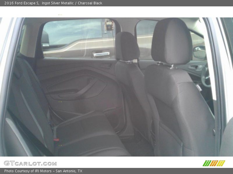 Ingot Silver Metallic / Charcoal Black 2016 Ford Escape S