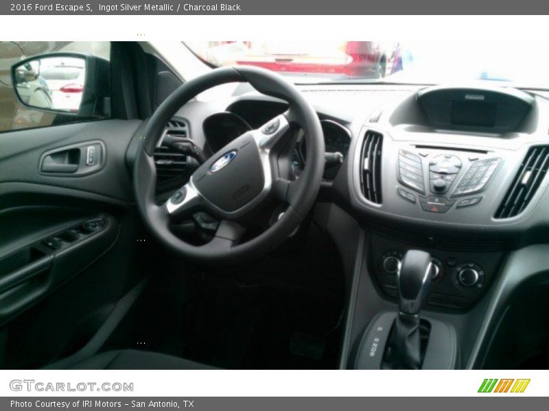 Ingot Silver Metallic / Charcoal Black 2016 Ford Escape S