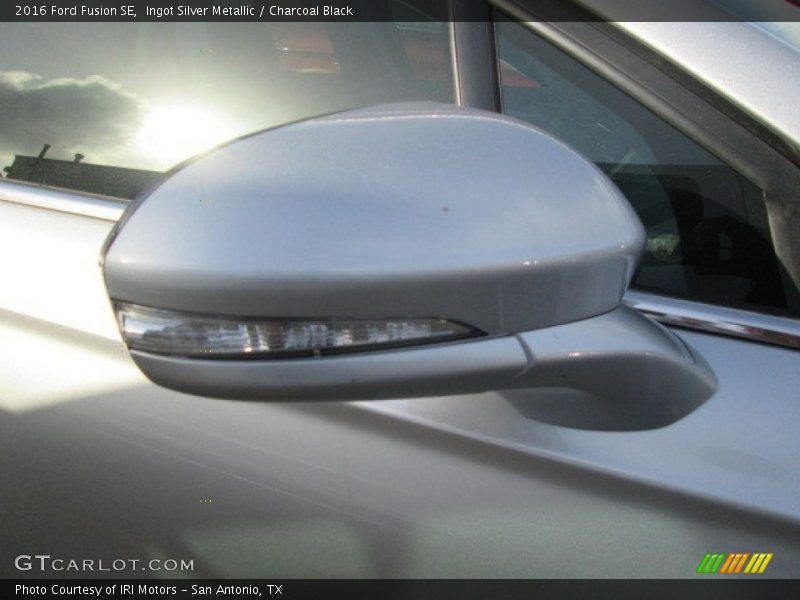 Ingot Silver Metallic / Charcoal Black 2016 Ford Fusion SE