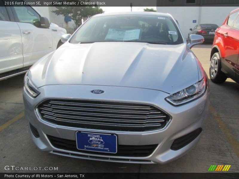 Ingot Silver Metallic / Charcoal Black 2016 Ford Fusion SE