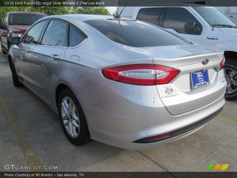 Ingot Silver Metallic / Charcoal Black 2016 Ford Fusion SE