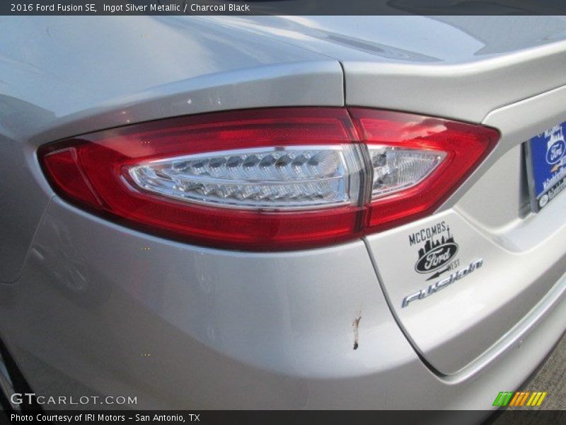 Ingot Silver Metallic / Charcoal Black 2016 Ford Fusion SE