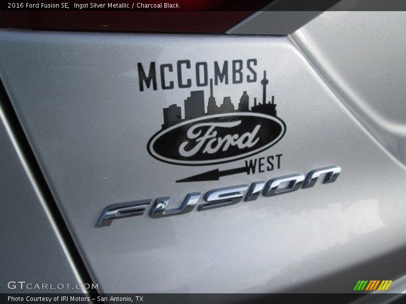 Ingot Silver Metallic / Charcoal Black 2016 Ford Fusion SE