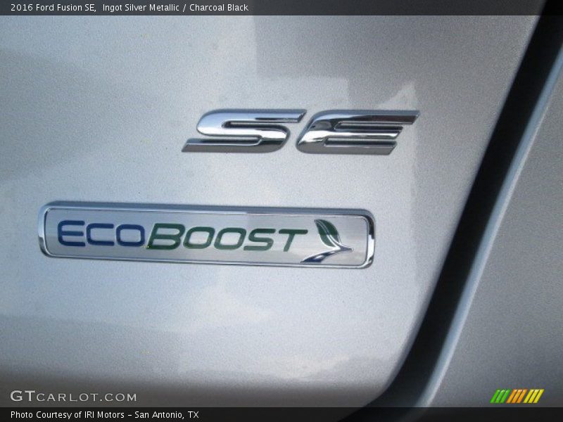 Ingot Silver Metallic / Charcoal Black 2016 Ford Fusion SE