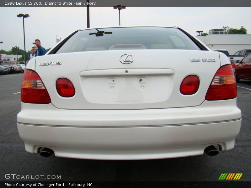 Diamond White Pearl / Ivory 1998 Lexus GS 300
