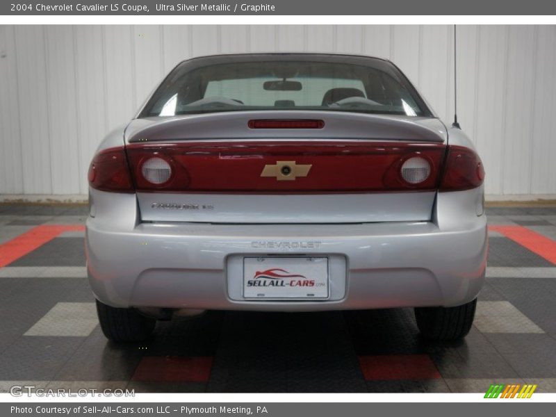 Ultra Silver Metallic / Graphite 2004 Chevrolet Cavalier LS Coupe