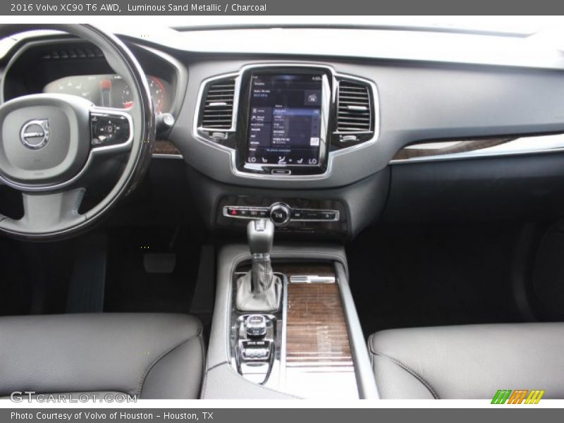 Dashboard of 2016 XC90 T6 AWD