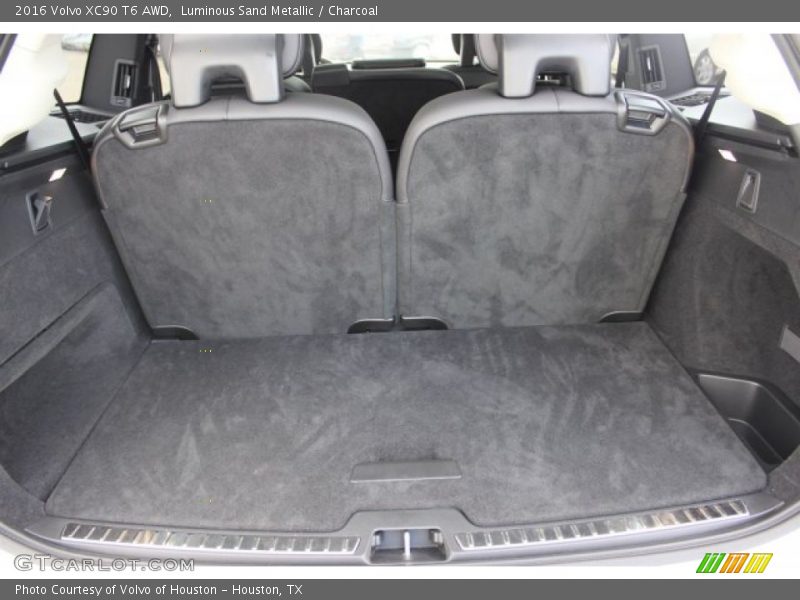  2016 XC90 T6 AWD Trunk