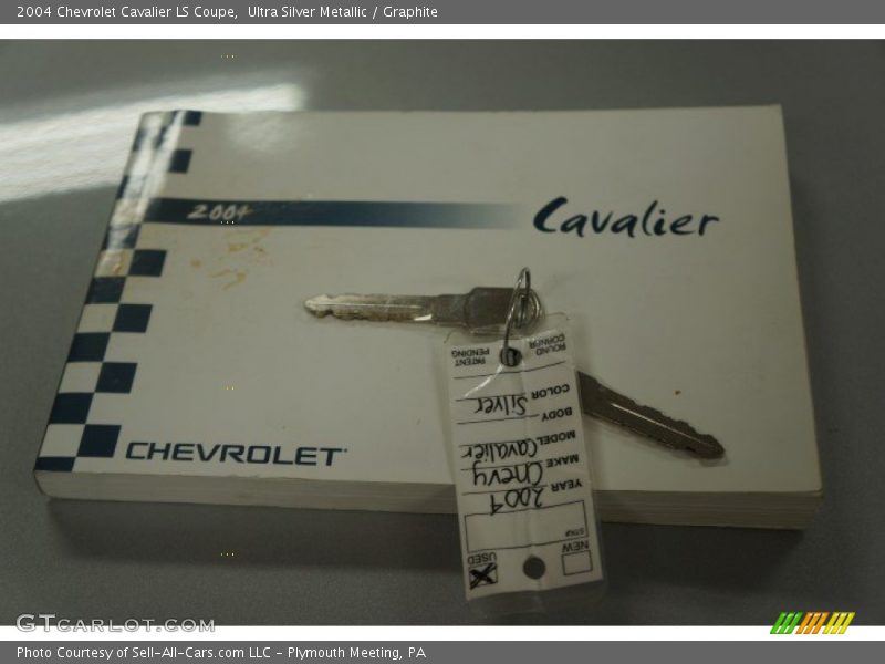 Ultra Silver Metallic / Graphite 2004 Chevrolet Cavalier LS Coupe