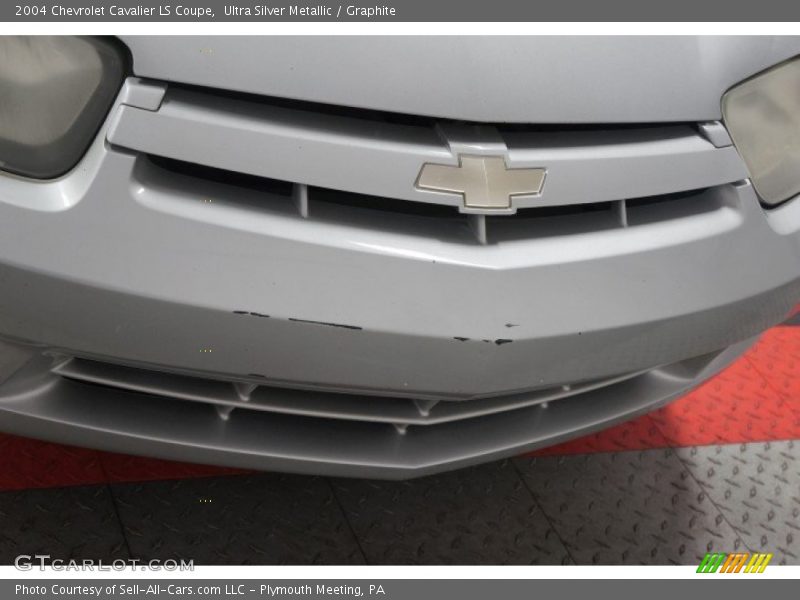 Ultra Silver Metallic / Graphite 2004 Chevrolet Cavalier LS Coupe