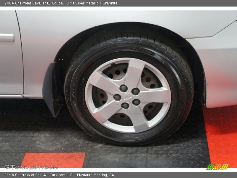 Ultra Silver Metallic / Graphite 2004 Chevrolet Cavalier LS Coupe