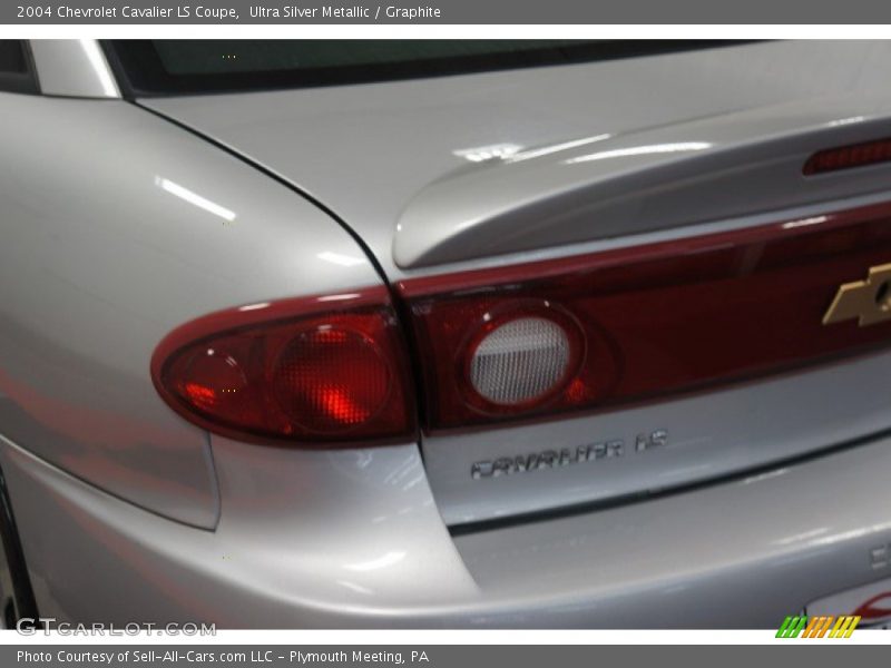 Ultra Silver Metallic / Graphite 2004 Chevrolet Cavalier LS Coupe