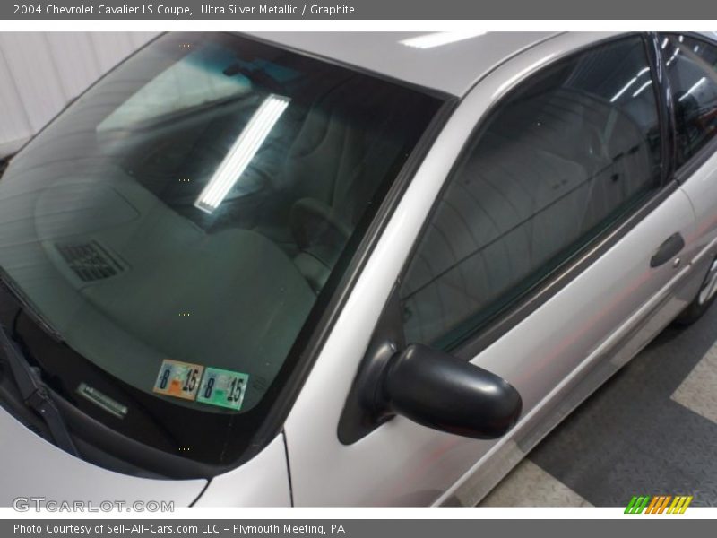 Ultra Silver Metallic / Graphite 2004 Chevrolet Cavalier LS Coupe