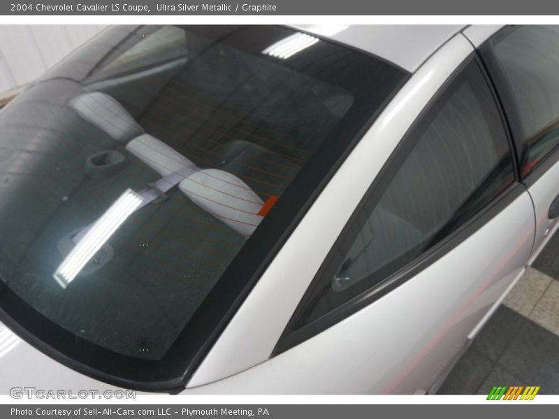 Ultra Silver Metallic / Graphite 2004 Chevrolet Cavalier LS Coupe