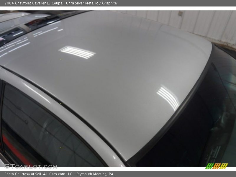 Ultra Silver Metallic / Graphite 2004 Chevrolet Cavalier LS Coupe