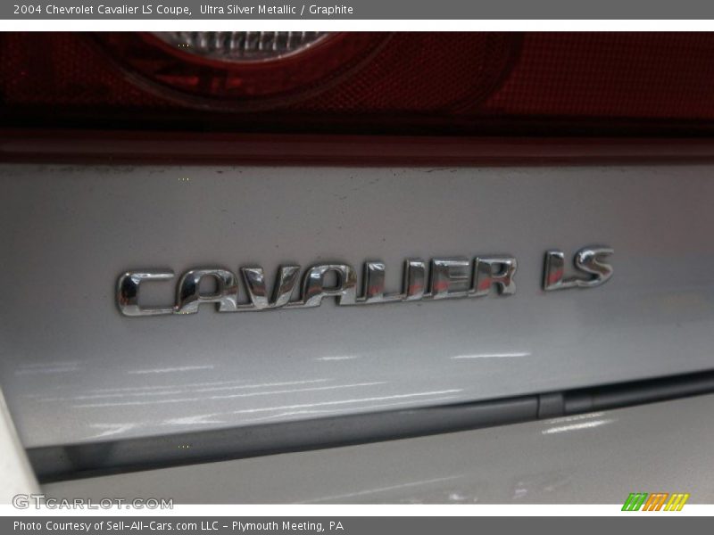Ultra Silver Metallic / Graphite 2004 Chevrolet Cavalier LS Coupe