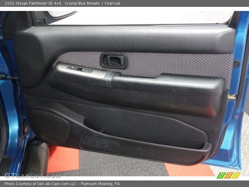Crystal Blue Metallic / Charcoal 2003 Nissan Pathfinder SE 4x4