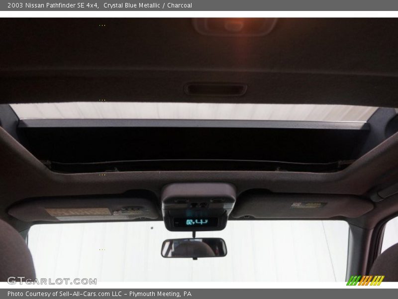 Crystal Blue Metallic / Charcoal 2003 Nissan Pathfinder SE 4x4