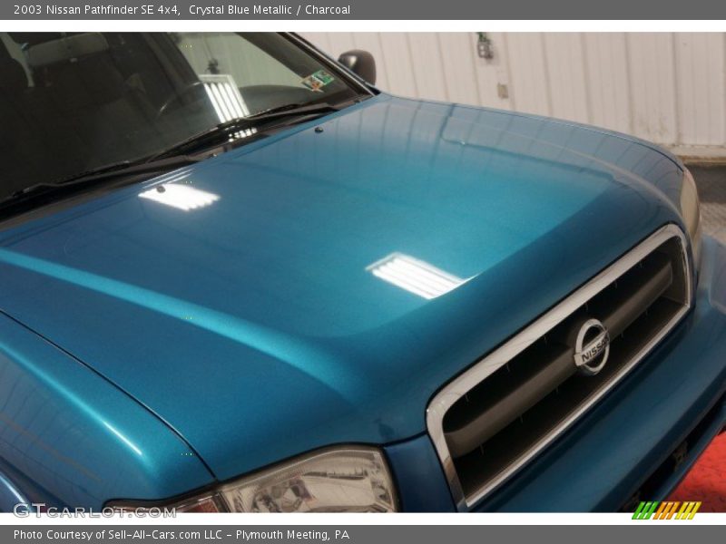 Crystal Blue Metallic / Charcoal 2003 Nissan Pathfinder SE 4x4