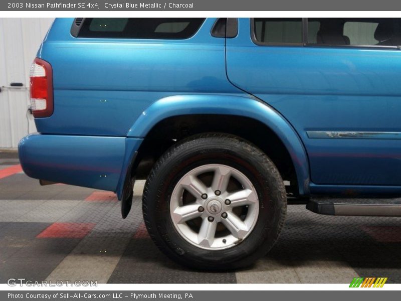 Crystal Blue Metallic / Charcoal 2003 Nissan Pathfinder SE 4x4