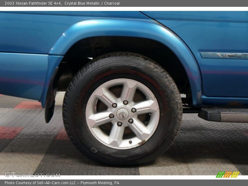 Crystal Blue Metallic / Charcoal 2003 Nissan Pathfinder SE 4x4