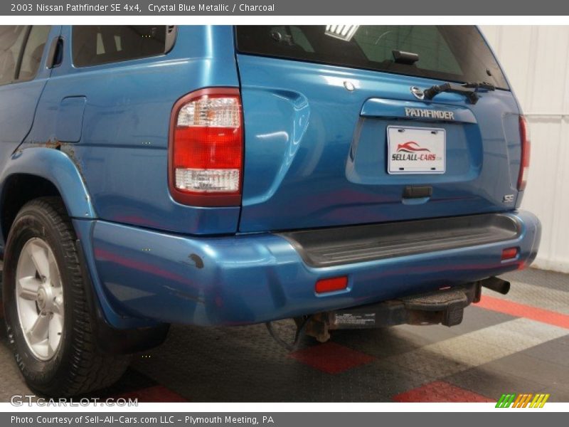 Crystal Blue Metallic / Charcoal 2003 Nissan Pathfinder SE 4x4