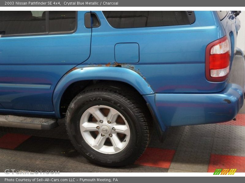 Crystal Blue Metallic / Charcoal 2003 Nissan Pathfinder SE 4x4