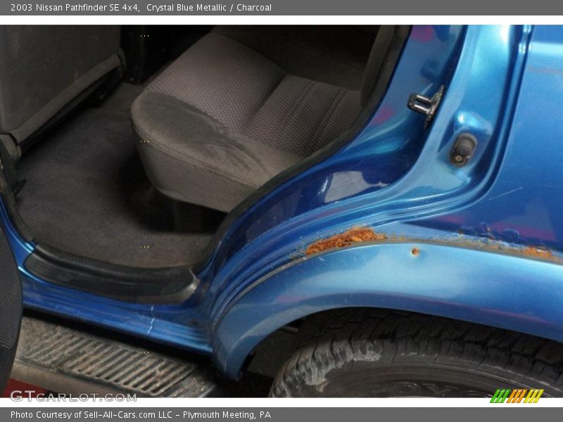 Crystal Blue Metallic / Charcoal 2003 Nissan Pathfinder SE 4x4