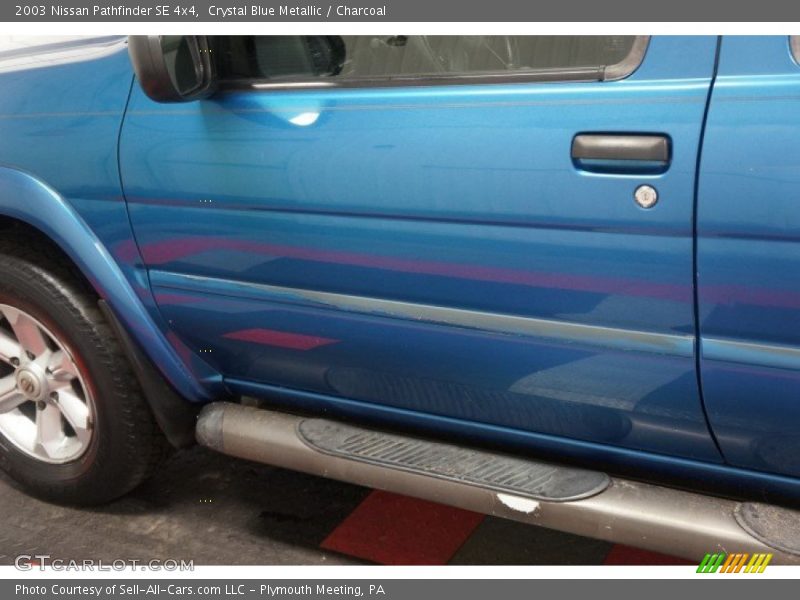 Crystal Blue Metallic / Charcoal 2003 Nissan Pathfinder SE 4x4