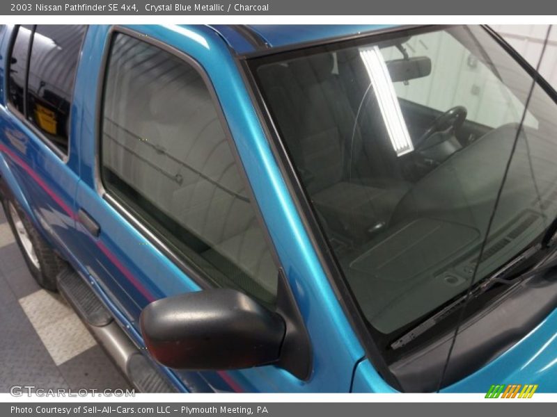 Crystal Blue Metallic / Charcoal 2003 Nissan Pathfinder SE 4x4