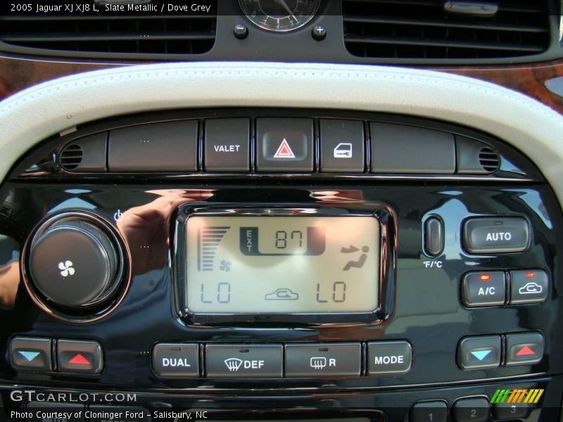 Slate Metallic / Dove Grey 2005 Jaguar XJ XJ8 L