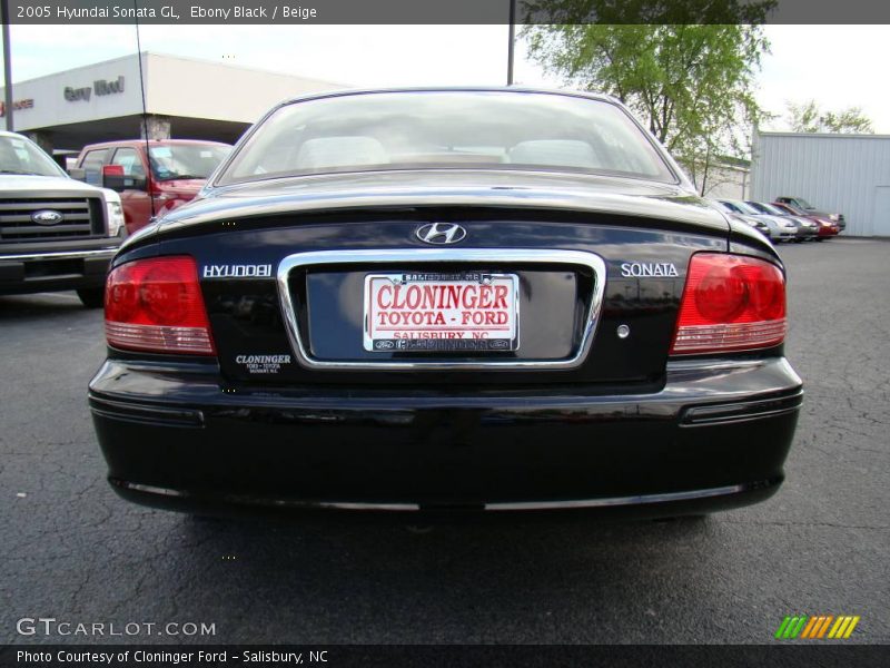 Ebony Black / Beige 2005 Hyundai Sonata GL