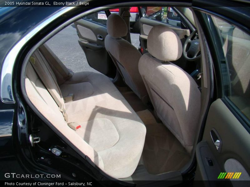 Ebony Black / Beige 2005 Hyundai Sonata GL