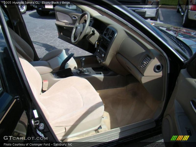 Ebony Black / Beige 2005 Hyundai Sonata GL