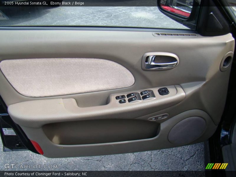 Ebony Black / Beige 2005 Hyundai Sonata GL