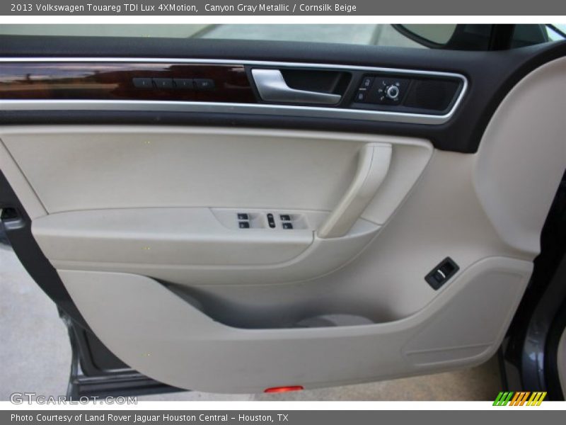 Canyon Gray Metallic / Cornsilk Beige 2013 Volkswagen Touareg TDI Lux 4XMotion