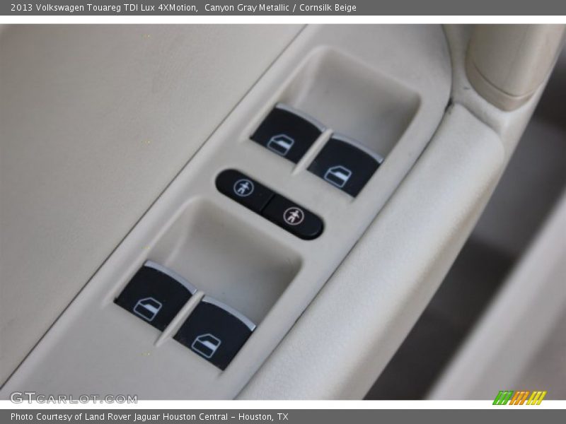 Canyon Gray Metallic / Cornsilk Beige 2013 Volkswagen Touareg TDI Lux 4XMotion