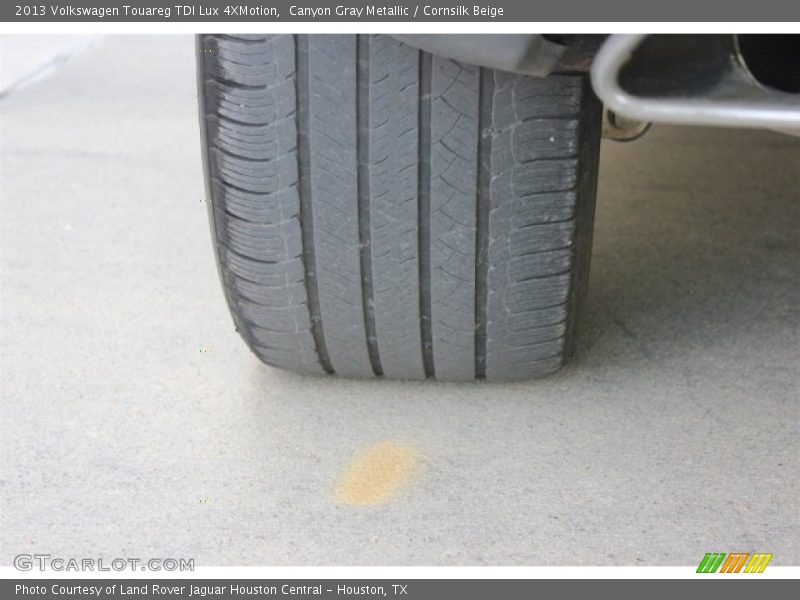 Canyon Gray Metallic / Cornsilk Beige 2013 Volkswagen Touareg TDI Lux 4XMotion