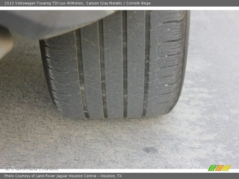Canyon Gray Metallic / Cornsilk Beige 2013 Volkswagen Touareg TDI Lux 4XMotion